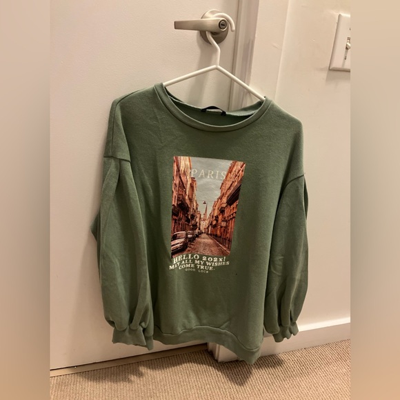 Green Sweater - Picture 2 of 3